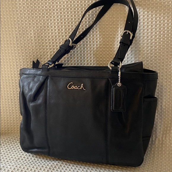 Coach Handbags - Coach Gallery East West Black Leather Zipper Tote bag purse